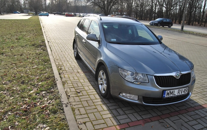 Skoda Superb cena 32900 przebieg: 250455, rok produkcji 2011 z Warszawa małe 191